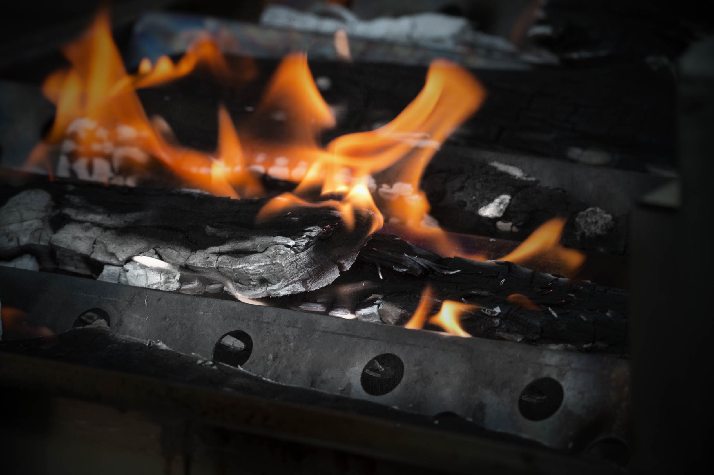 Chad-O-Chef hybrid gas and wood charcoal braai with ember drawer for versatile outdoor cooking.