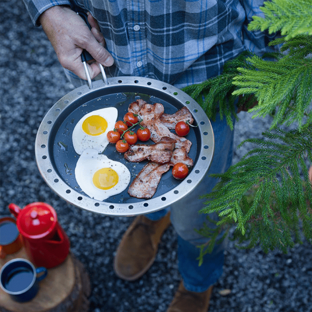 Cobb frying pan lifestyle image on portable grill