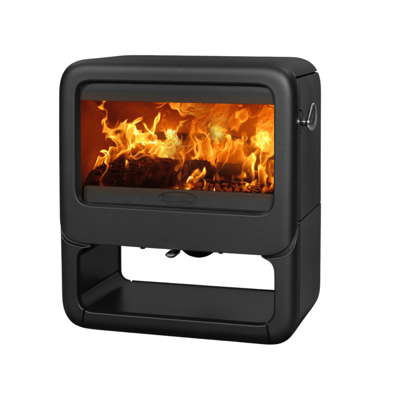A black freestanding Dovre Rock 500 wood-burning fireplace with a visible fire.