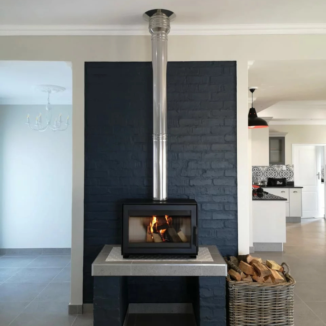 Kratki Jas fireplace lifestyle image