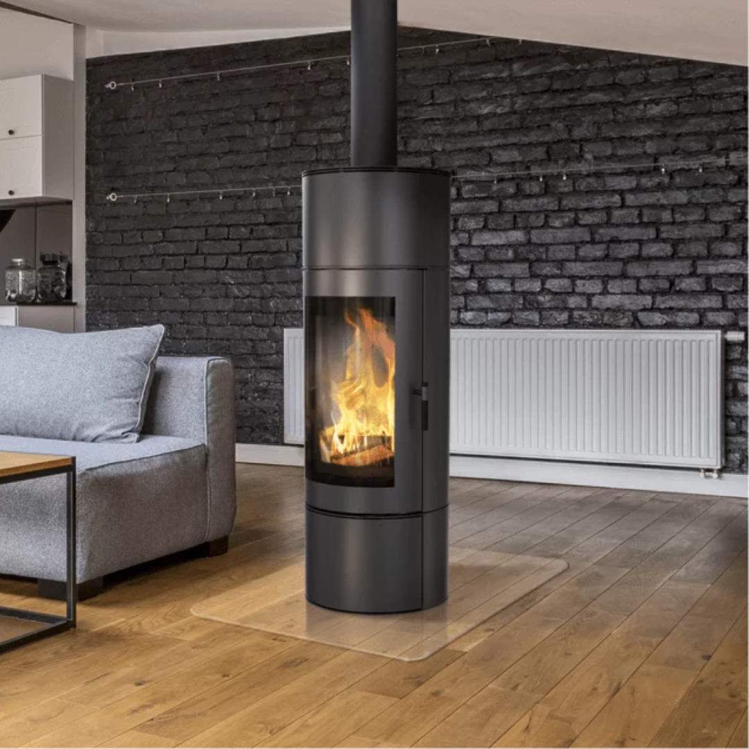 Kratki Antares fireplace in a modern interior, wide flame view.